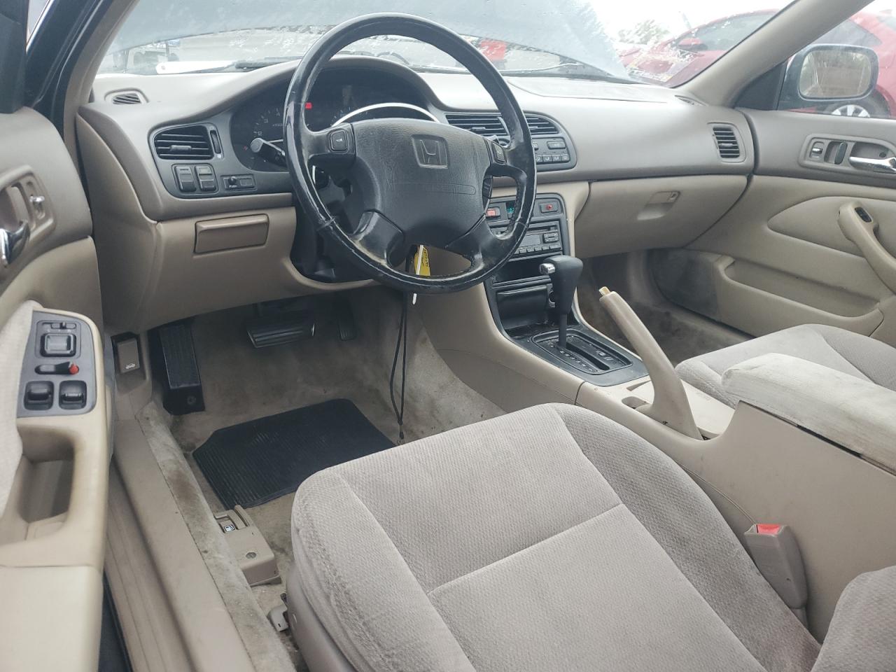 1996 Honda Accord Ex VIN: 1HGCD7261TA024724 Lot: 89877245