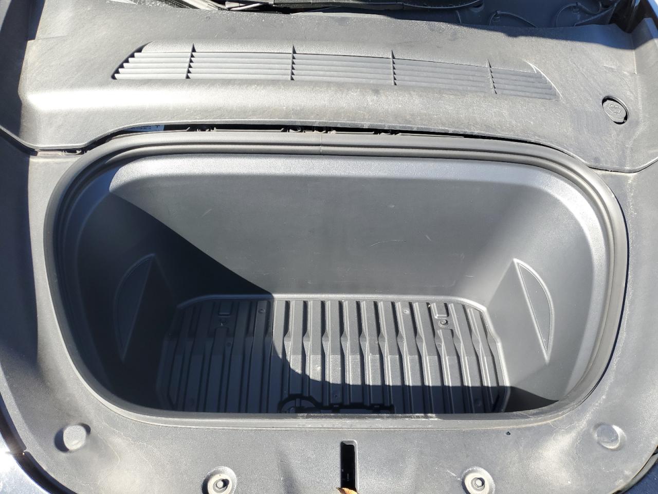 2024 Tesla Model Y VIN: 7SAYGDEE1RF156608 Lot: 81330705