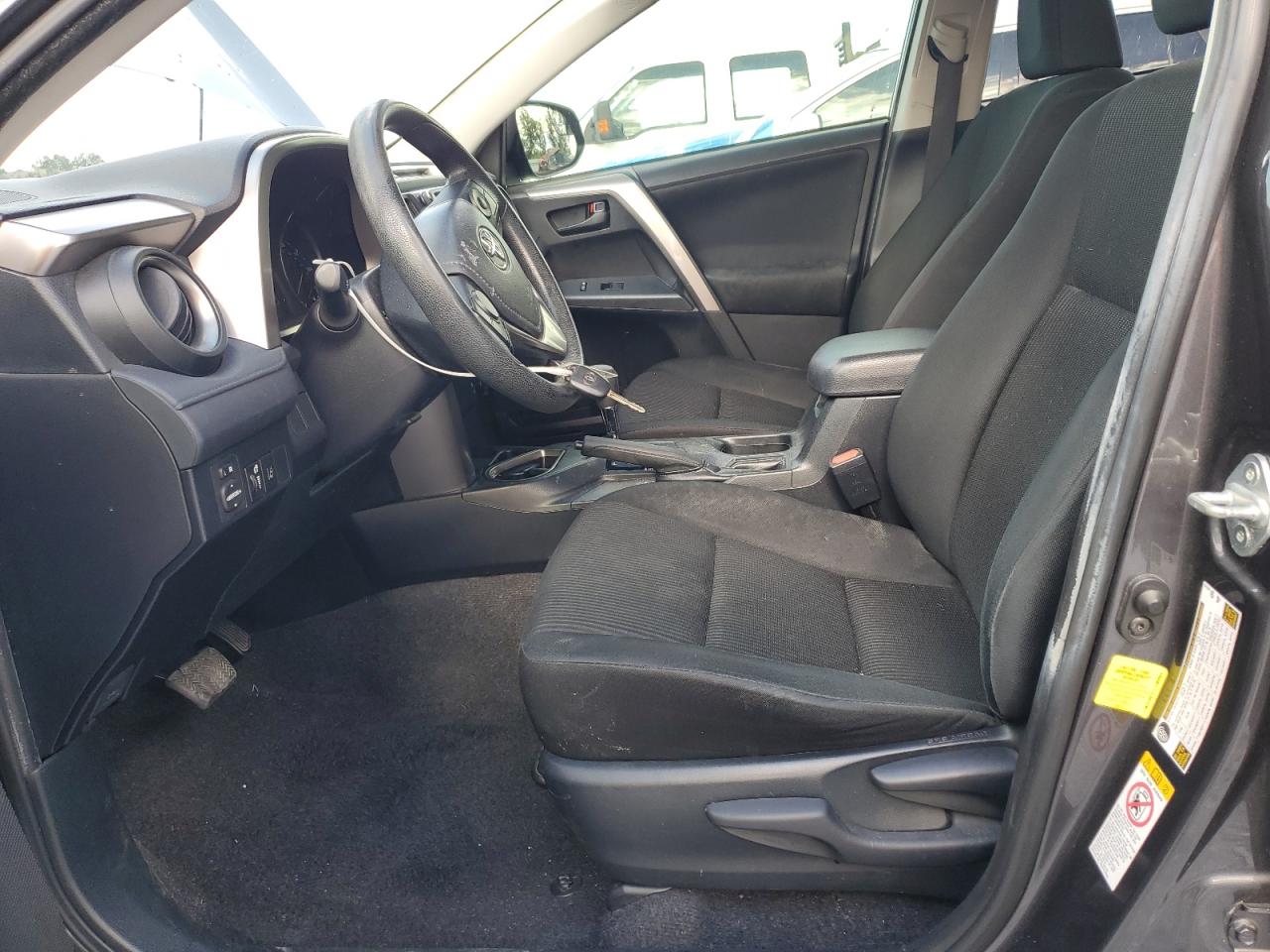 2018 Toyota Rav4 Le VIN: JTMZFREV7JJ185593 Lot: 84970225