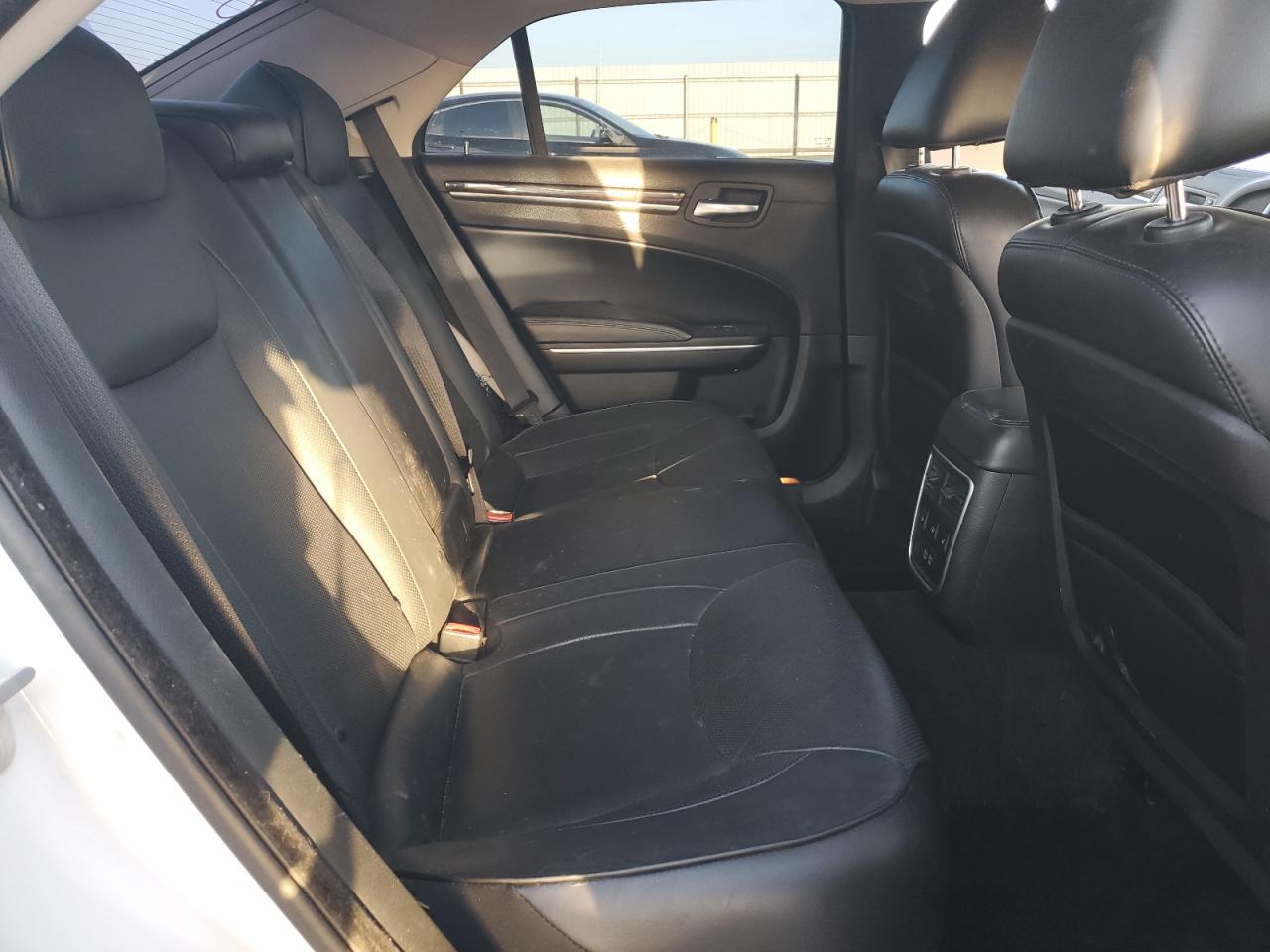 2016 Chrysler 300C VIN: 2C3CCAEG5GH128406 Lot: 82336265