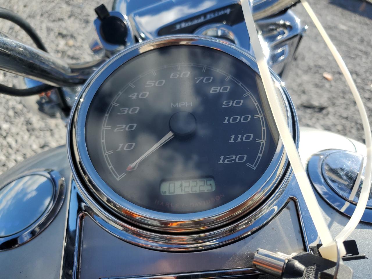 2015 Harley-Davidson Flhr Road King VIN: 1HD1FBM11FB664062 Lot: 86093425