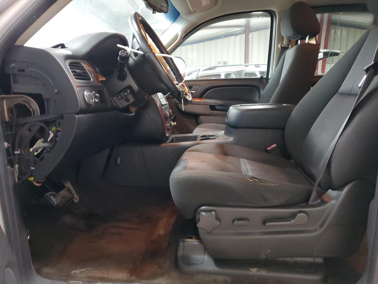 2011 Chevrolet Suburban C1500 Ls VIN: 1GNSCHE06BR177102 Lot: 82267595