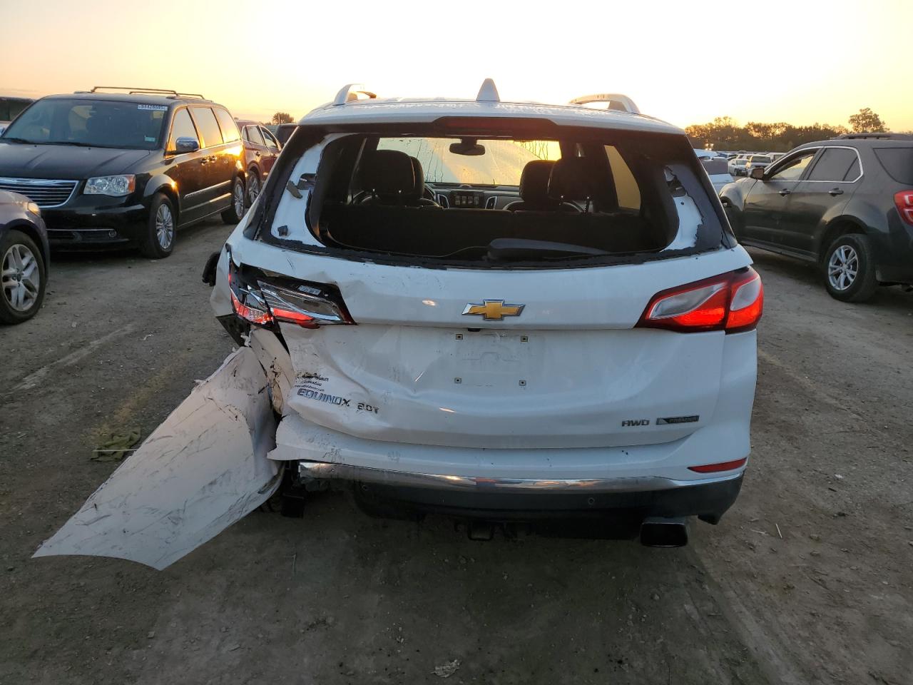 2018 Chevrolet Equinox Premier VIN: 2GNAXWEX6J6216492 Lot: 81963325