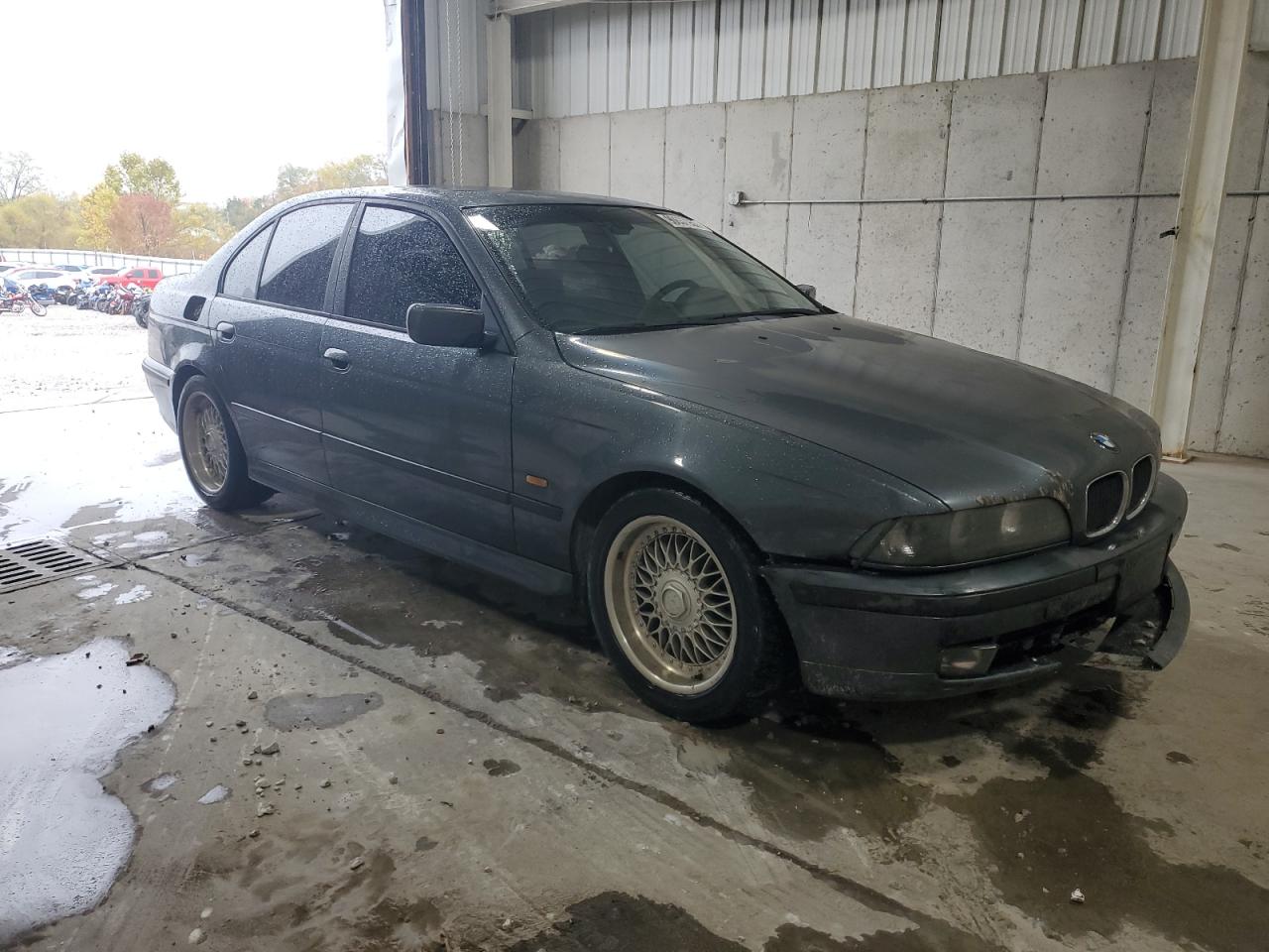 Фото: WBADM6349YGU25143