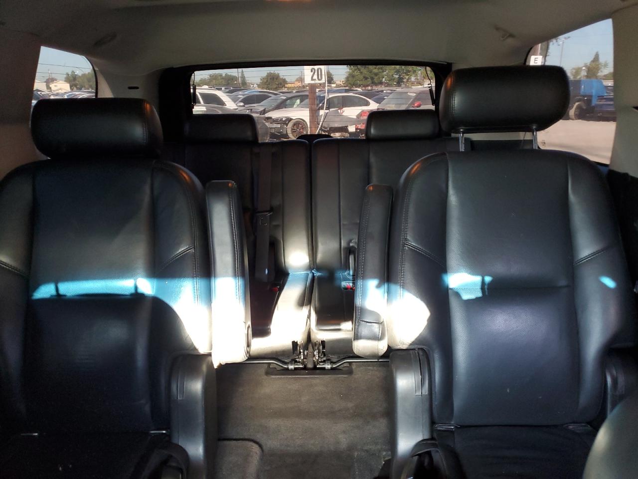 2009 Cadillac Escalade Luxury VIN: 1GYFK23259R163758 Lot: 90480105