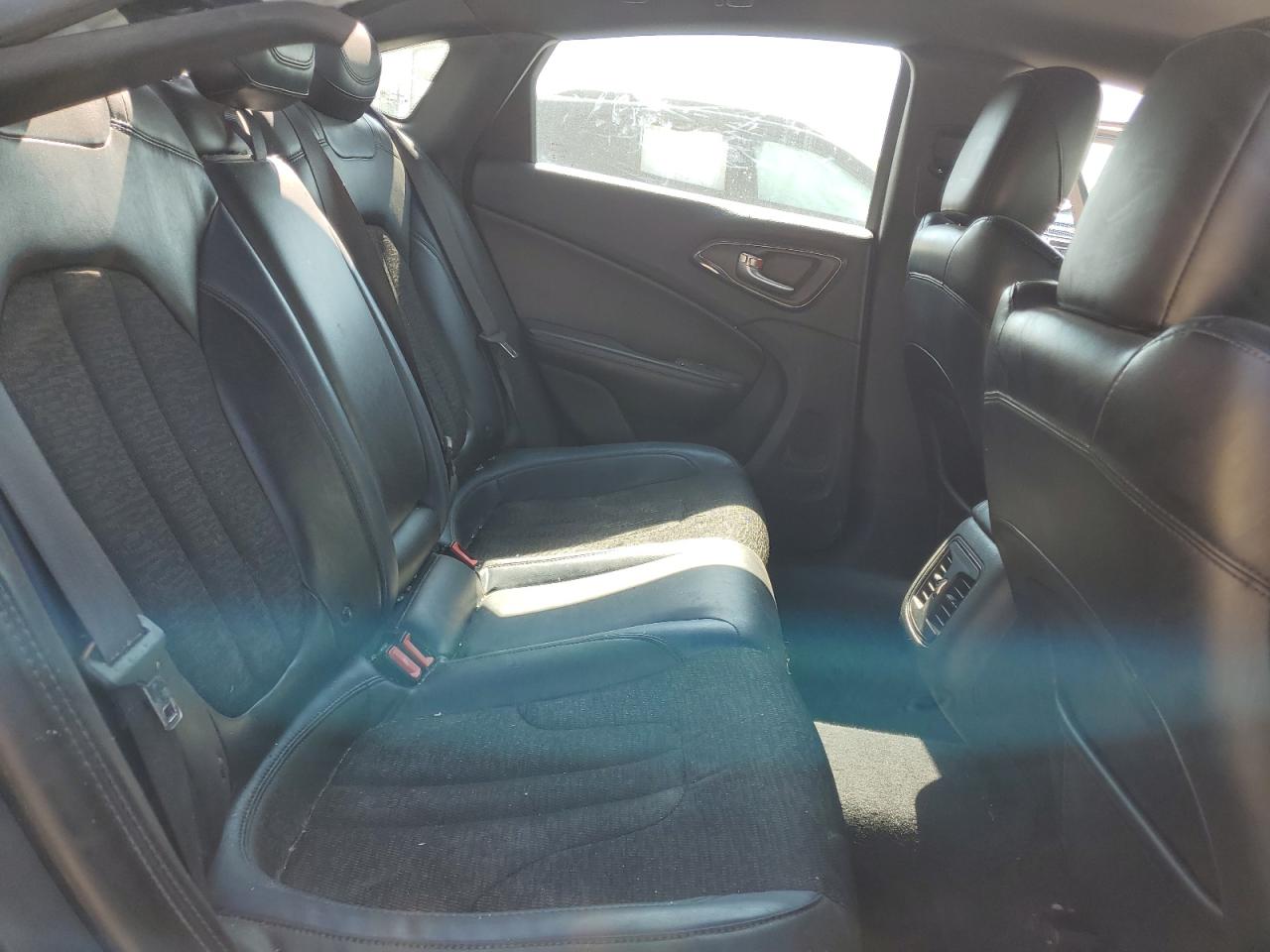 2015 Chrysler 200 S VIN: 1C3CCCBB0FN626765 Lot: 81993735