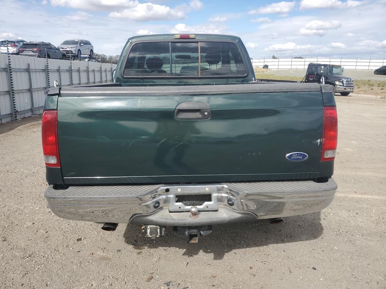 2002 Ford F250 Super Duty VIN: 1FTNX21S12ED55875 Lot: 81812345