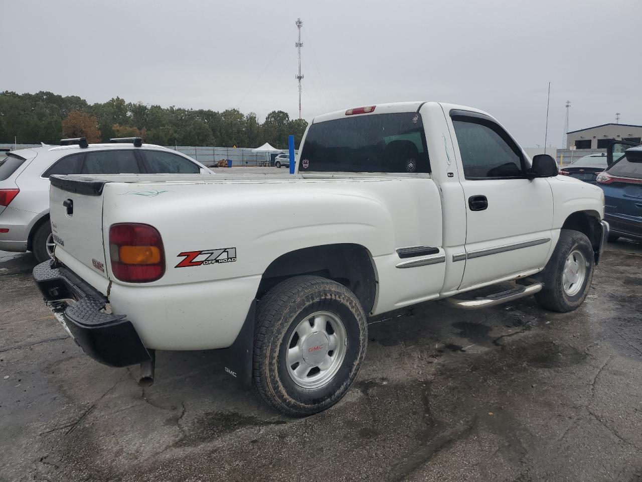 2002 GMC New Sierra K1500 white pickup gas 1GTEK14T82Z207695 photo #4