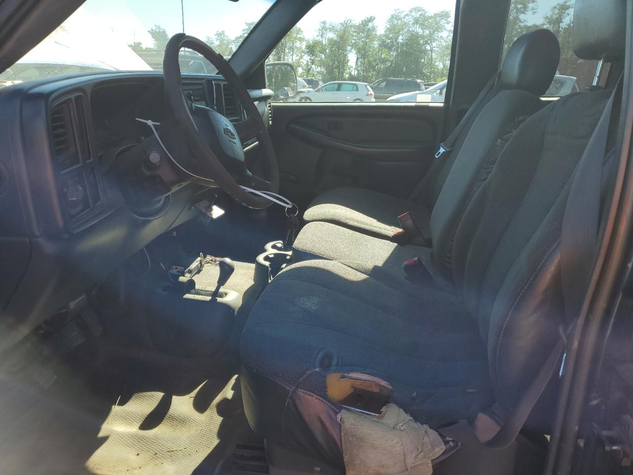 2002 Chevrolet Silverado K2500 Heavy Duty VIN: 1GCHK29U62E110555 Lot: 81994755