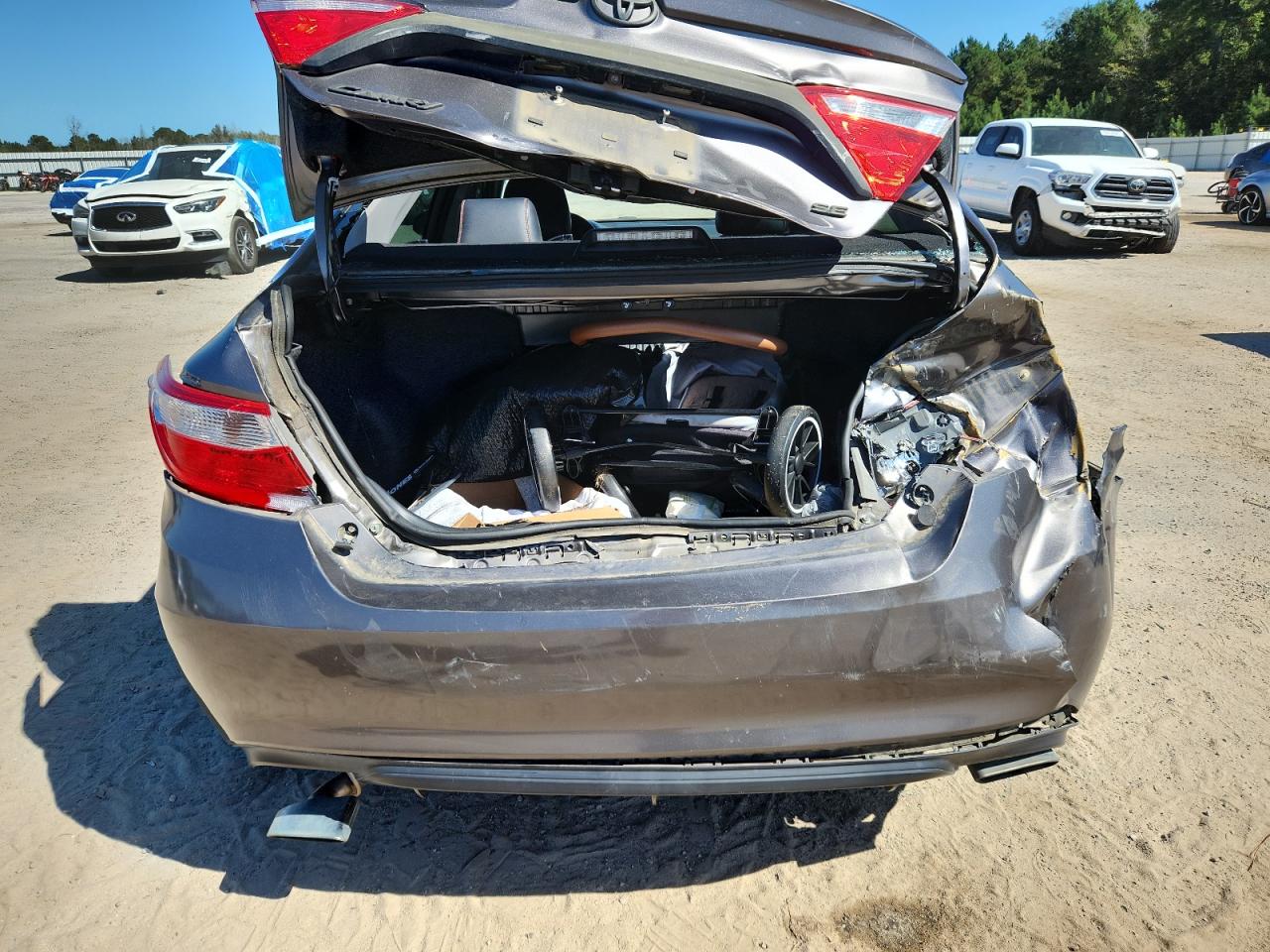 2016 Toyota Camry Le VIN: 4T1BF1FK9GU237588 Lot: 81934205