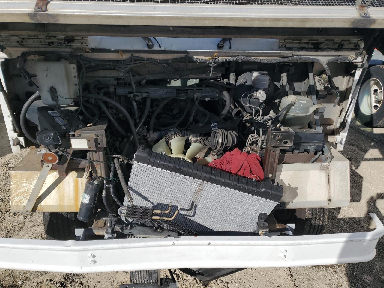 2000 Ford E350 Delivery Van VIN: 1FCJE39L3YHA77527 Lot: 90648205