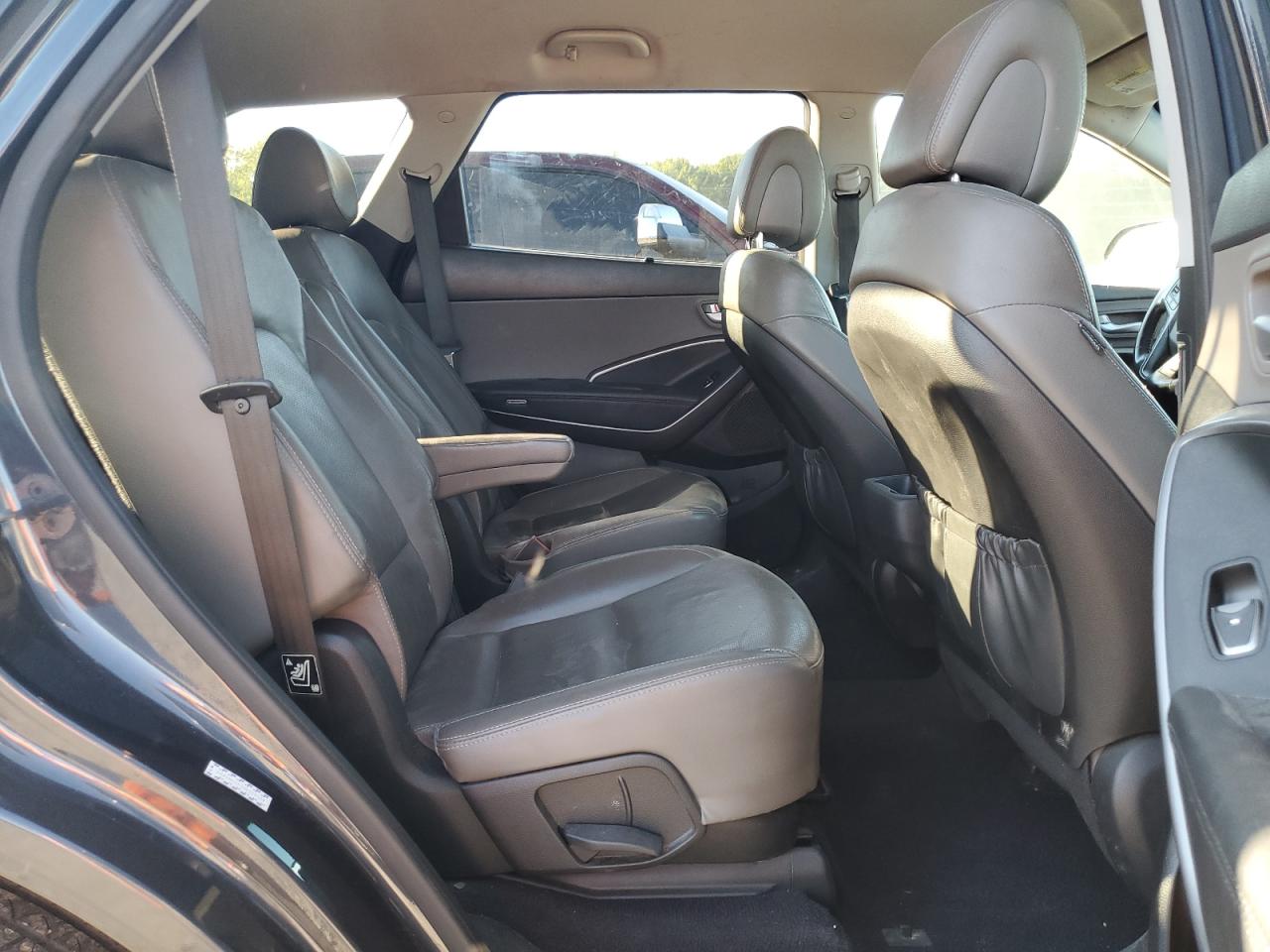 2017 Hyundai Santa Fe Se VIN: KM8SN4HF2HU226129 Lot: 84781155