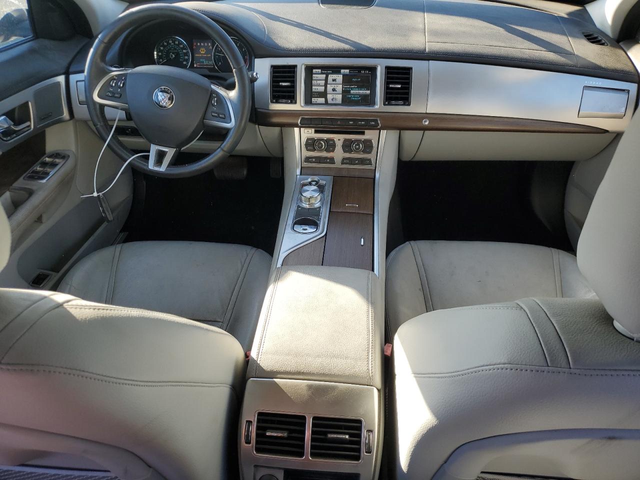 2015 Jaguar Xf 2.0T Premium VIN: SAJWA0FSXFPU61739 Lot: 89922155