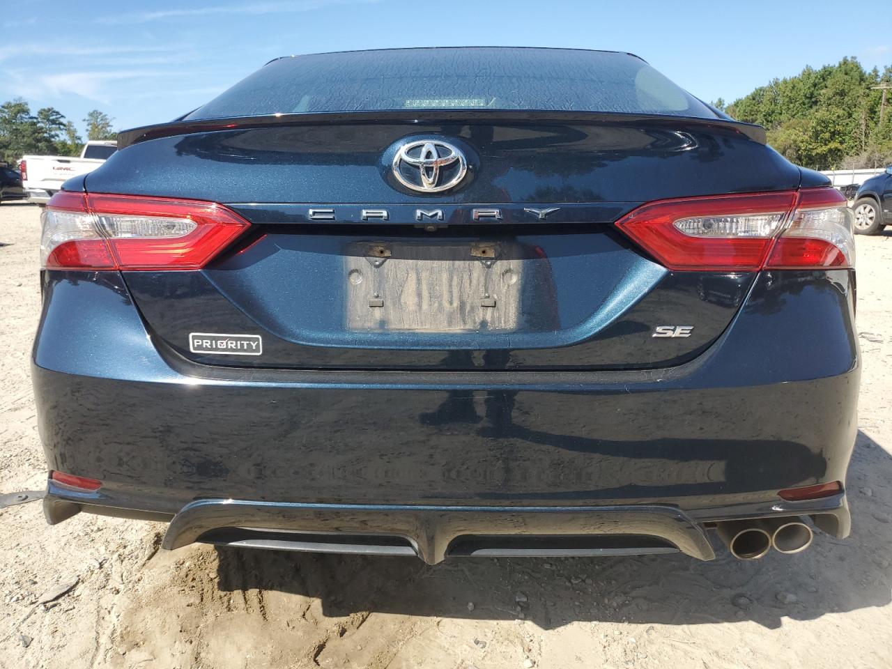 2018 Toyota Camry L VIN: 4T1B11HK3JU619988 Lot: 81951965