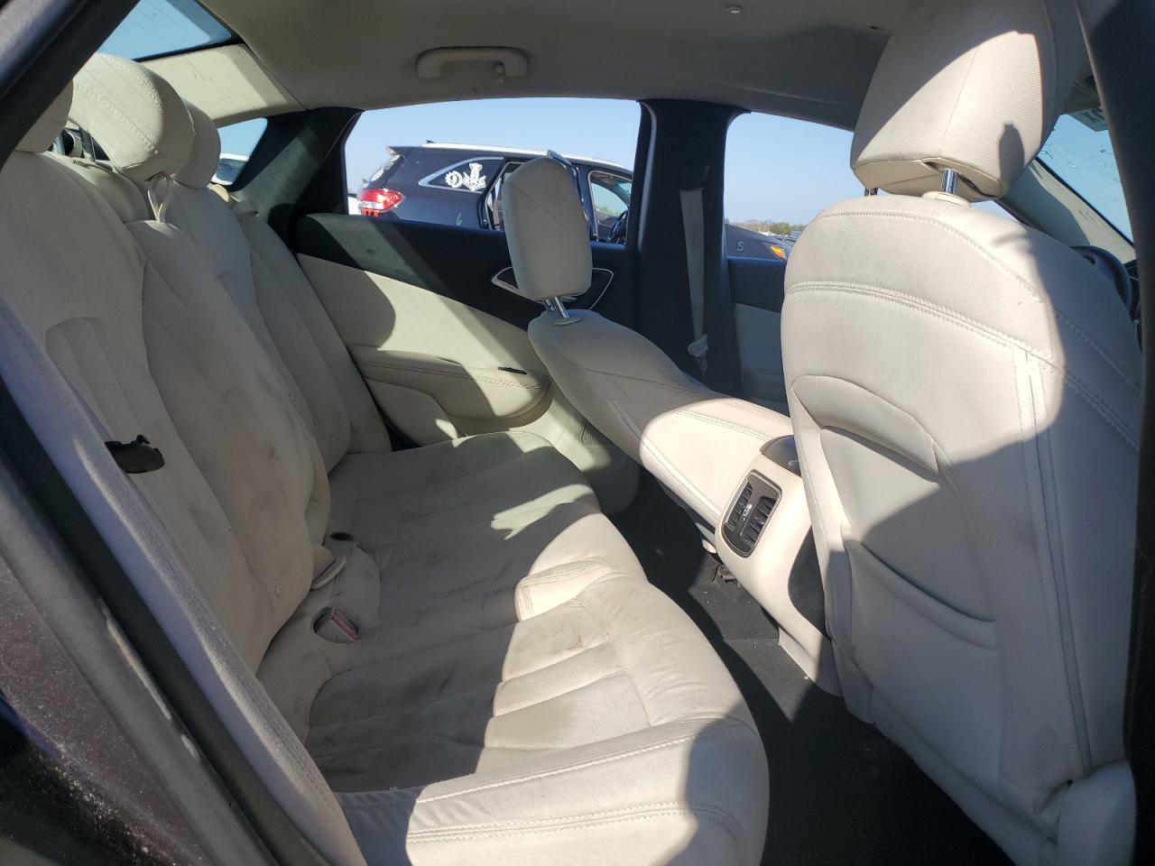 2015 Chrysler 200 Limited VIN: 1C3CCCAB3FN569608 Lot: 82464375