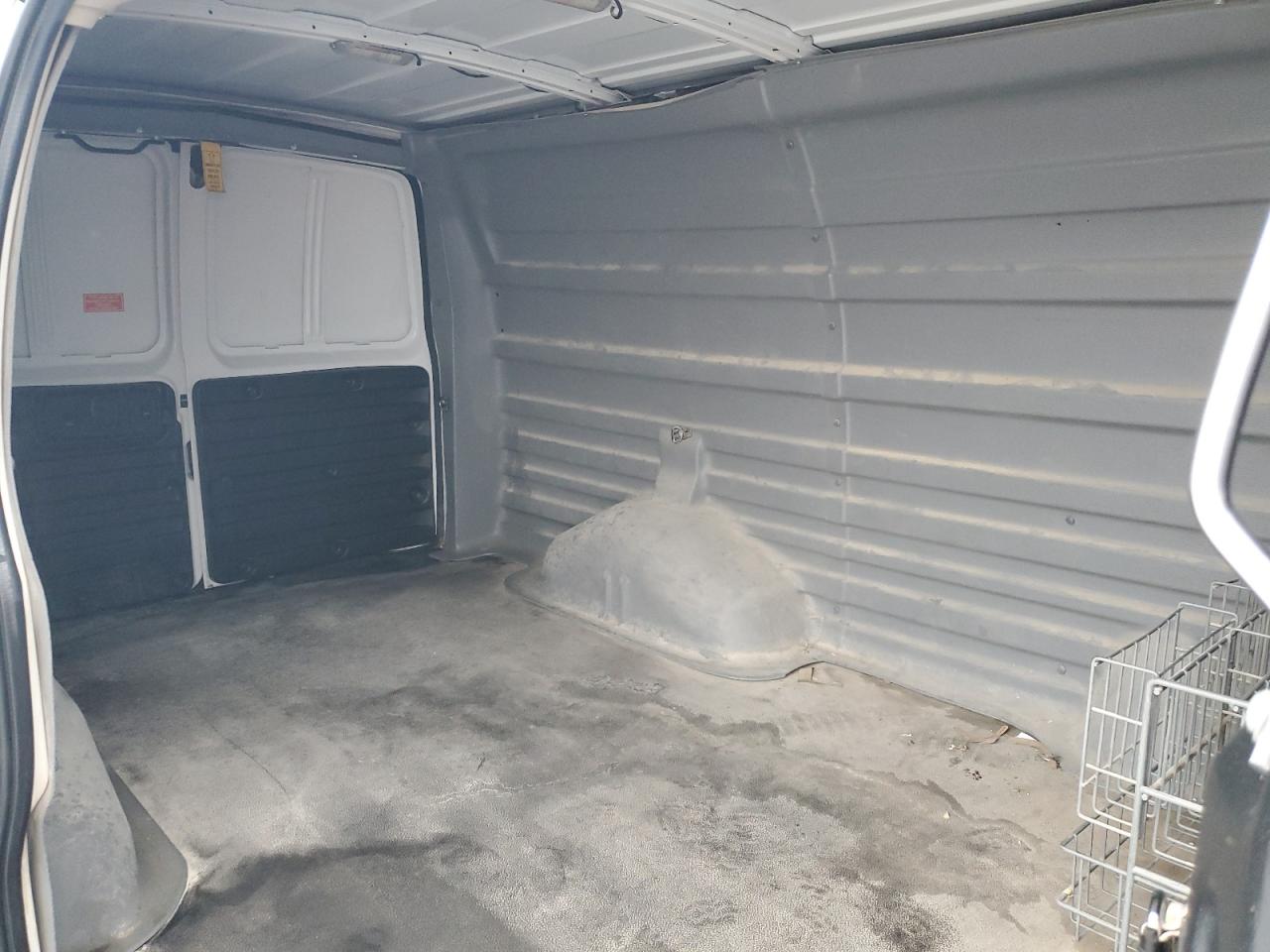 2017 Chevrolet Express G2500 VIN: 1GCWGAF19H1220335 Lot: 85700305