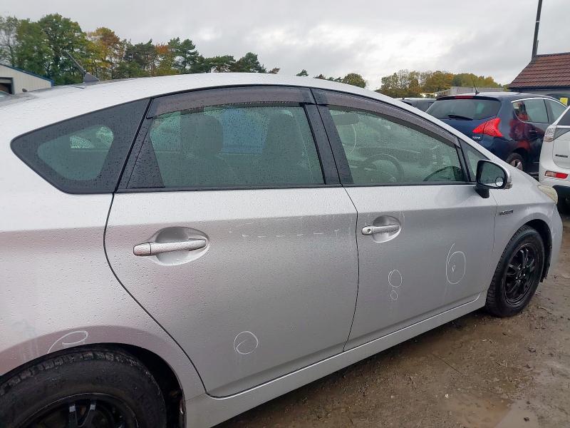 2013 TOYOTA PRIUS HYBRID 