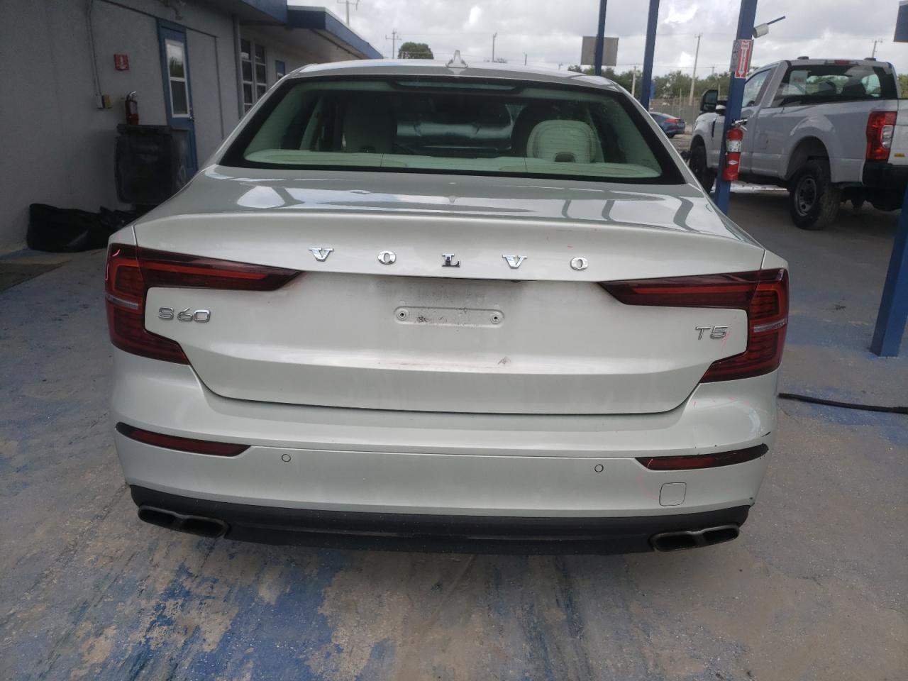 2019 Volvo S60 T5 Momentum VIN: 7JR102FK9KG009235 Lot: 84266015