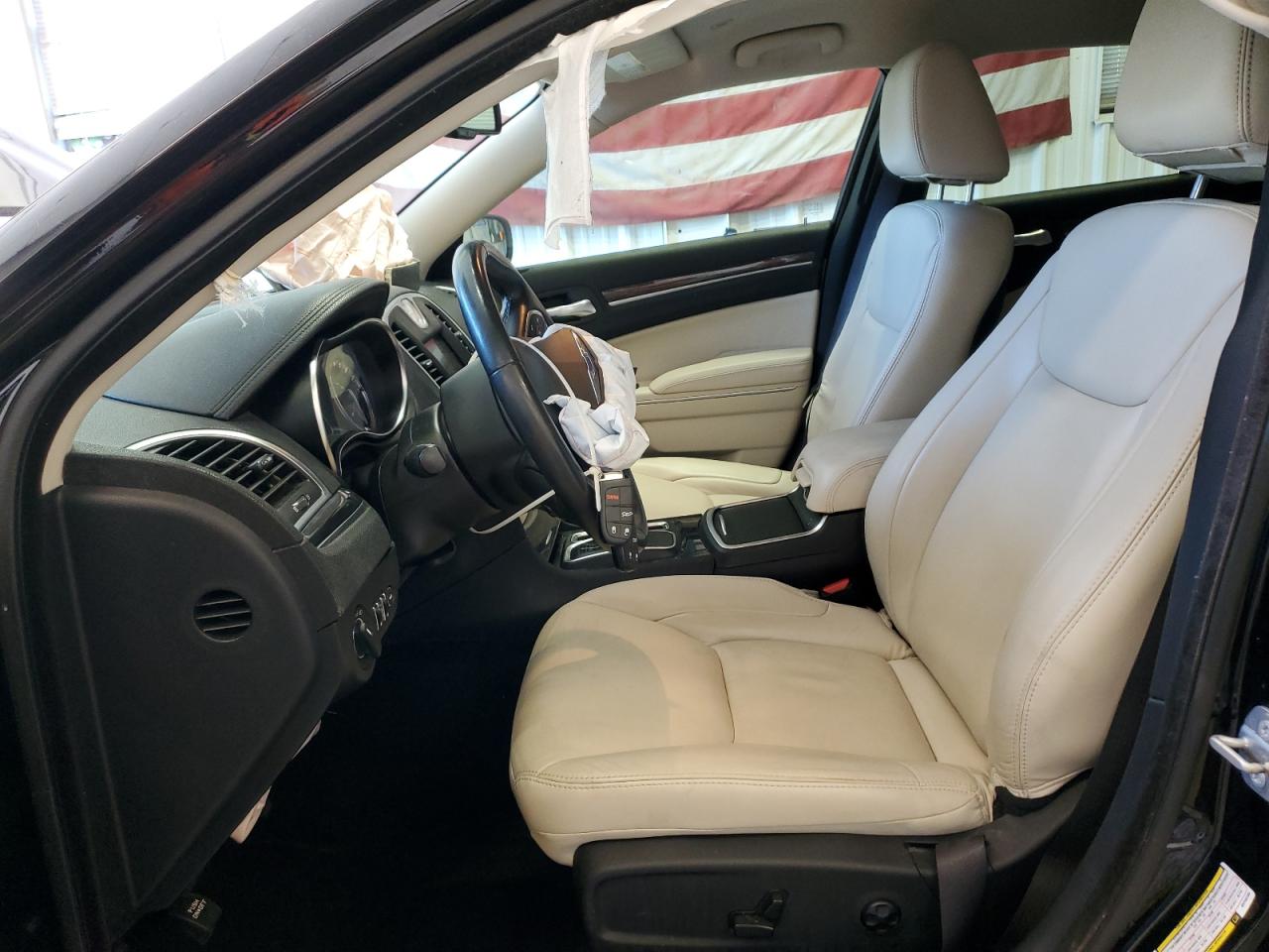 2019 Chrysler 300 Touring VIN: 2C3CCAAG9KH746195 Lot: 84523565