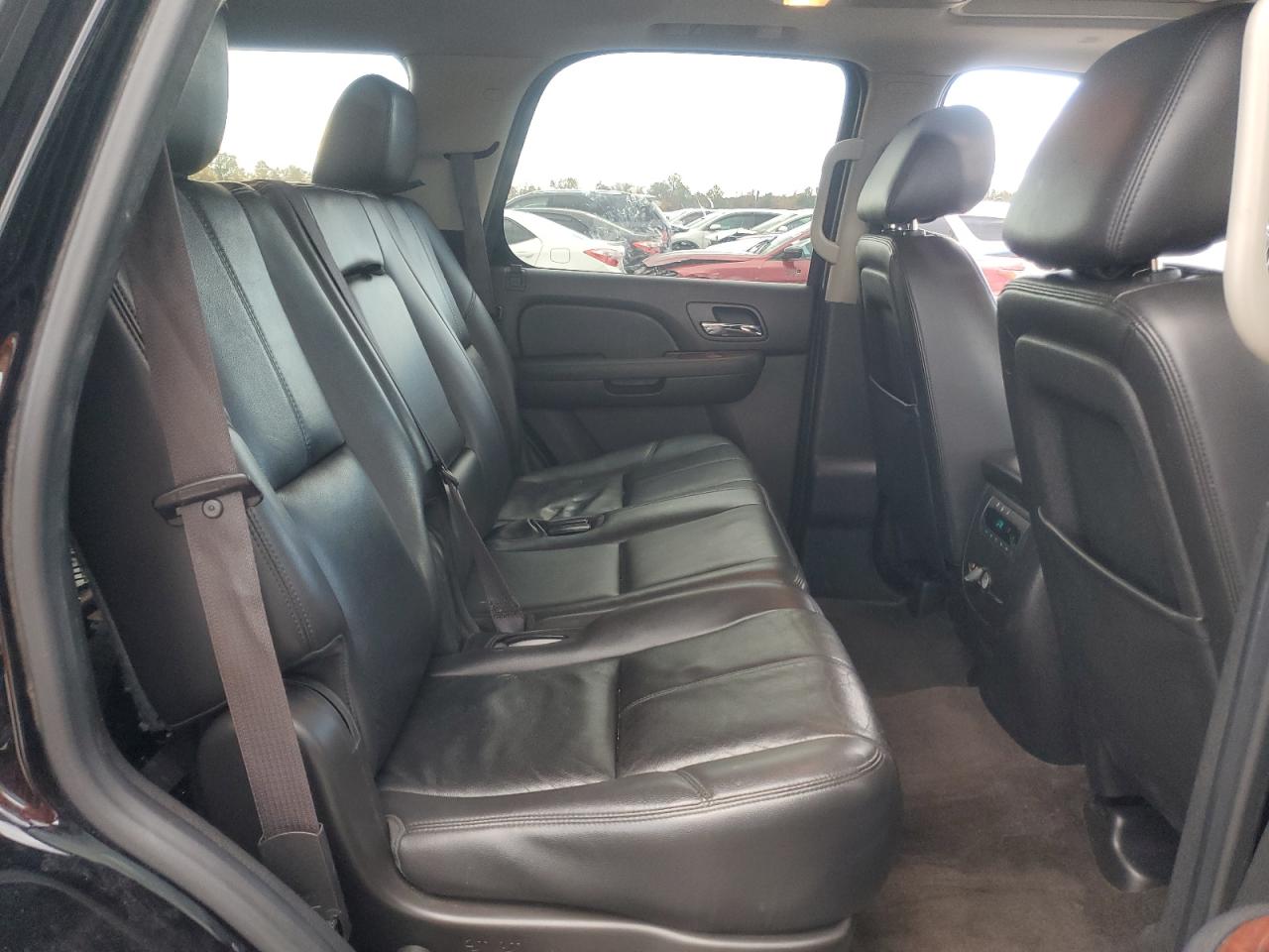 2013 Chevrolet Tahoe K1500 Lt VIN: 1GNSKBE01DR303059 Lot: 90365995