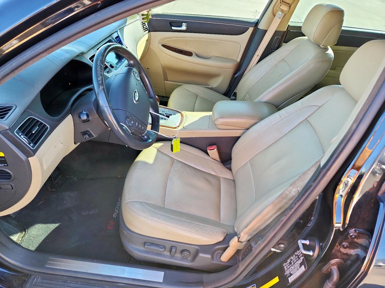 2013 Hyundai Genesis 3.8L VIN: KMHGC4DD2DU239151 Lot: 90809285