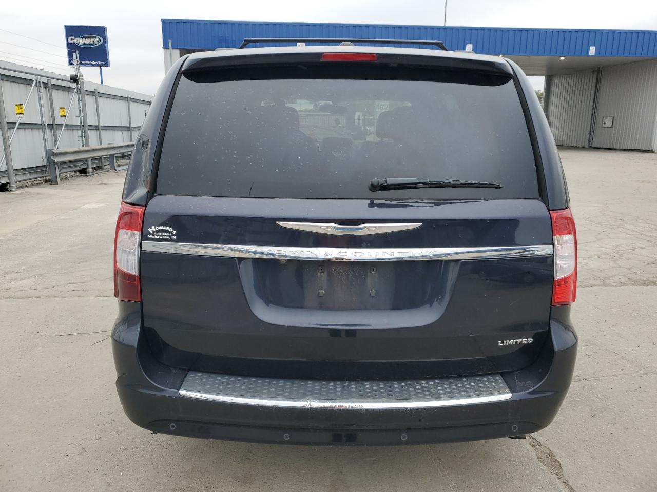 2011 Chrysler Town & Country Limited VIN: 2A4RR6DG5BR705273 Lot: 82652875