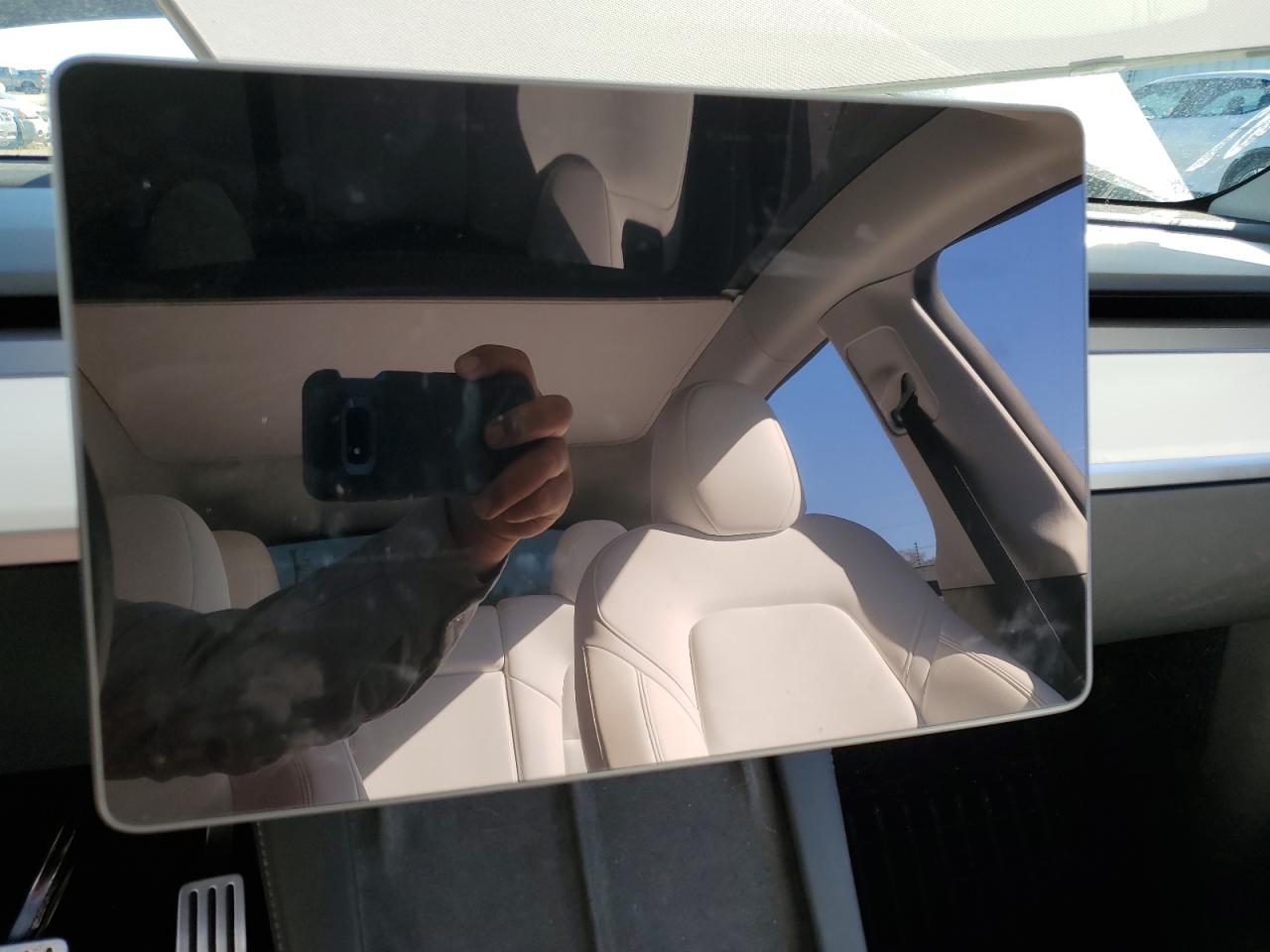 2024 Tesla Model Y VIN: 7SAYGDEF7RF064170 Lot: 90669795