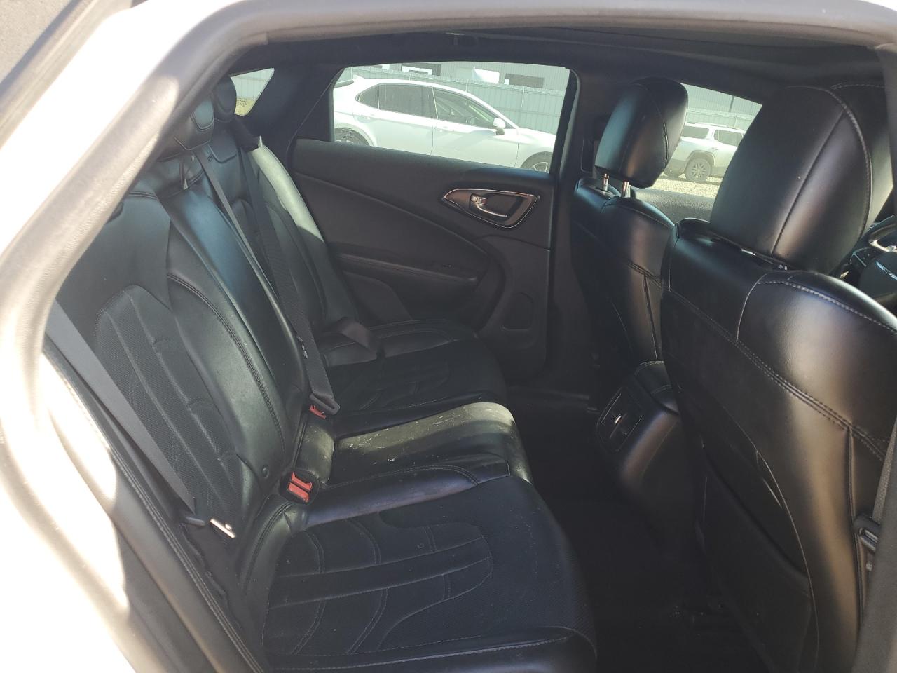 2016 Chrysler 200 S VIN: 1C3CCCDG4GN176354 Lot: 81970585