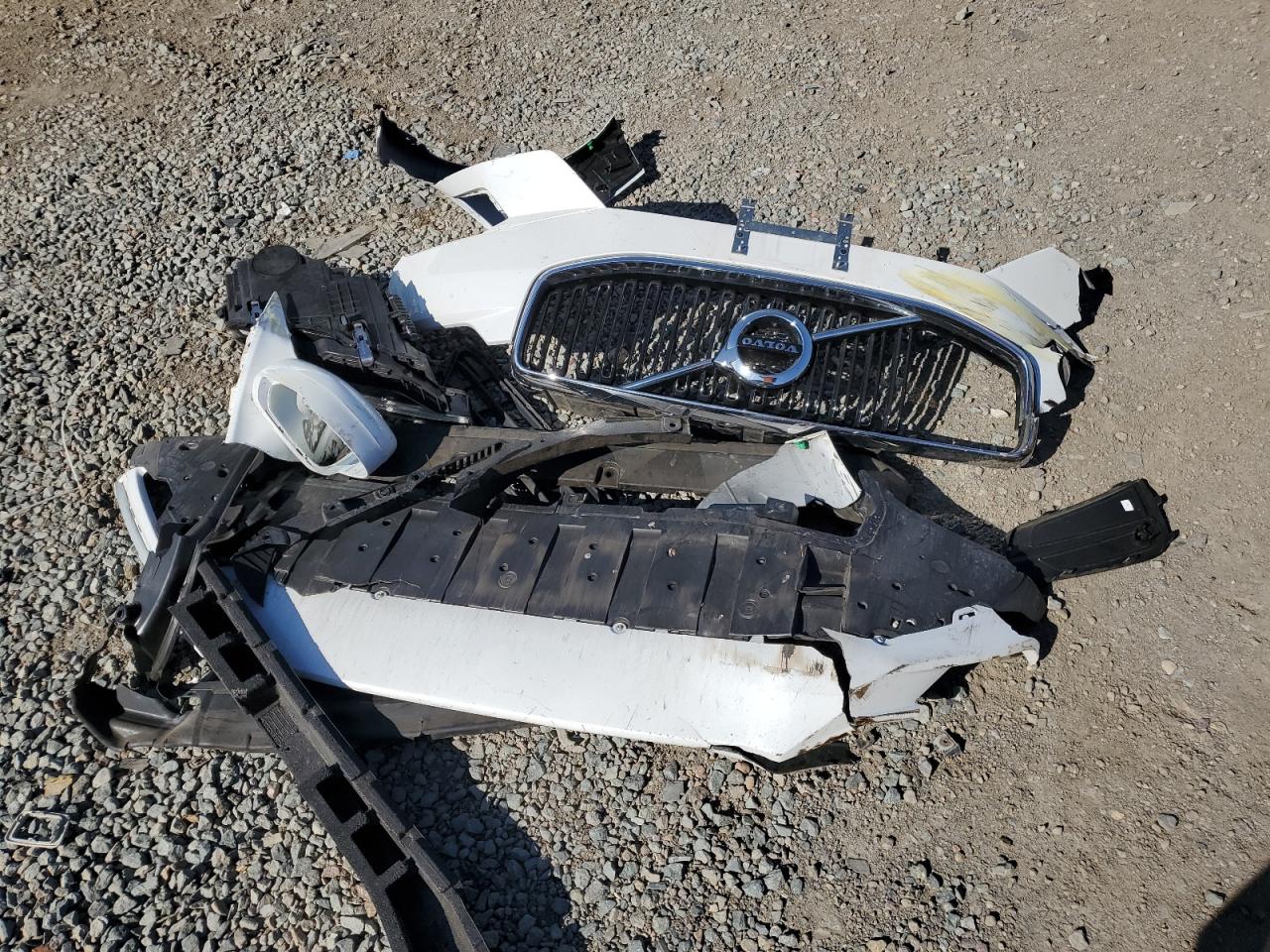 2018 Volvo Xc60 T5 Momentum VIN: YV4102RK4J1092307 Lot: 90303005