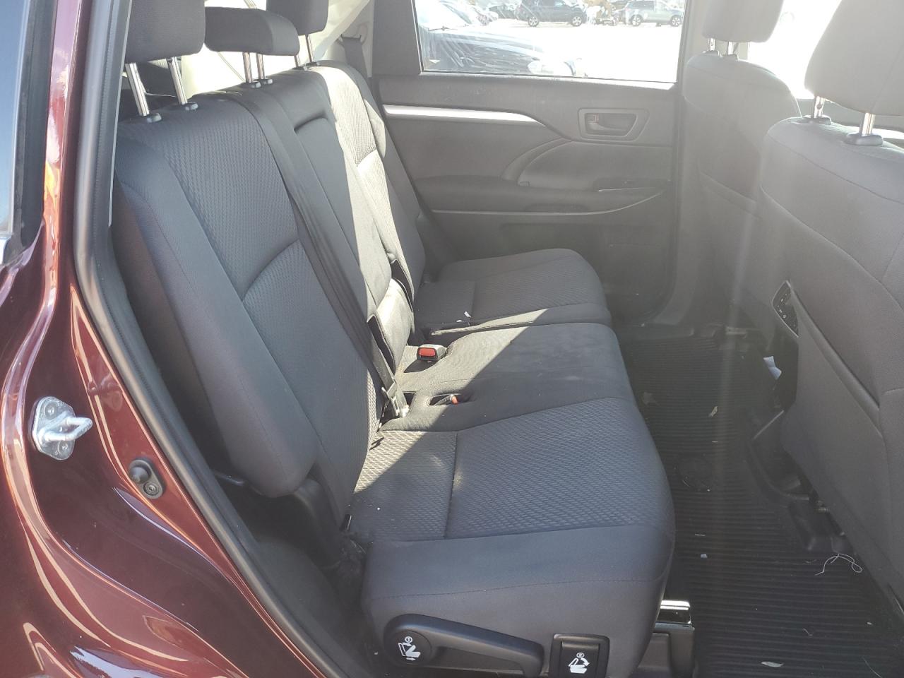 2019 Toyota Highlander Le VIN: 5TDBZRFH6KS938424 Lot: 82632885