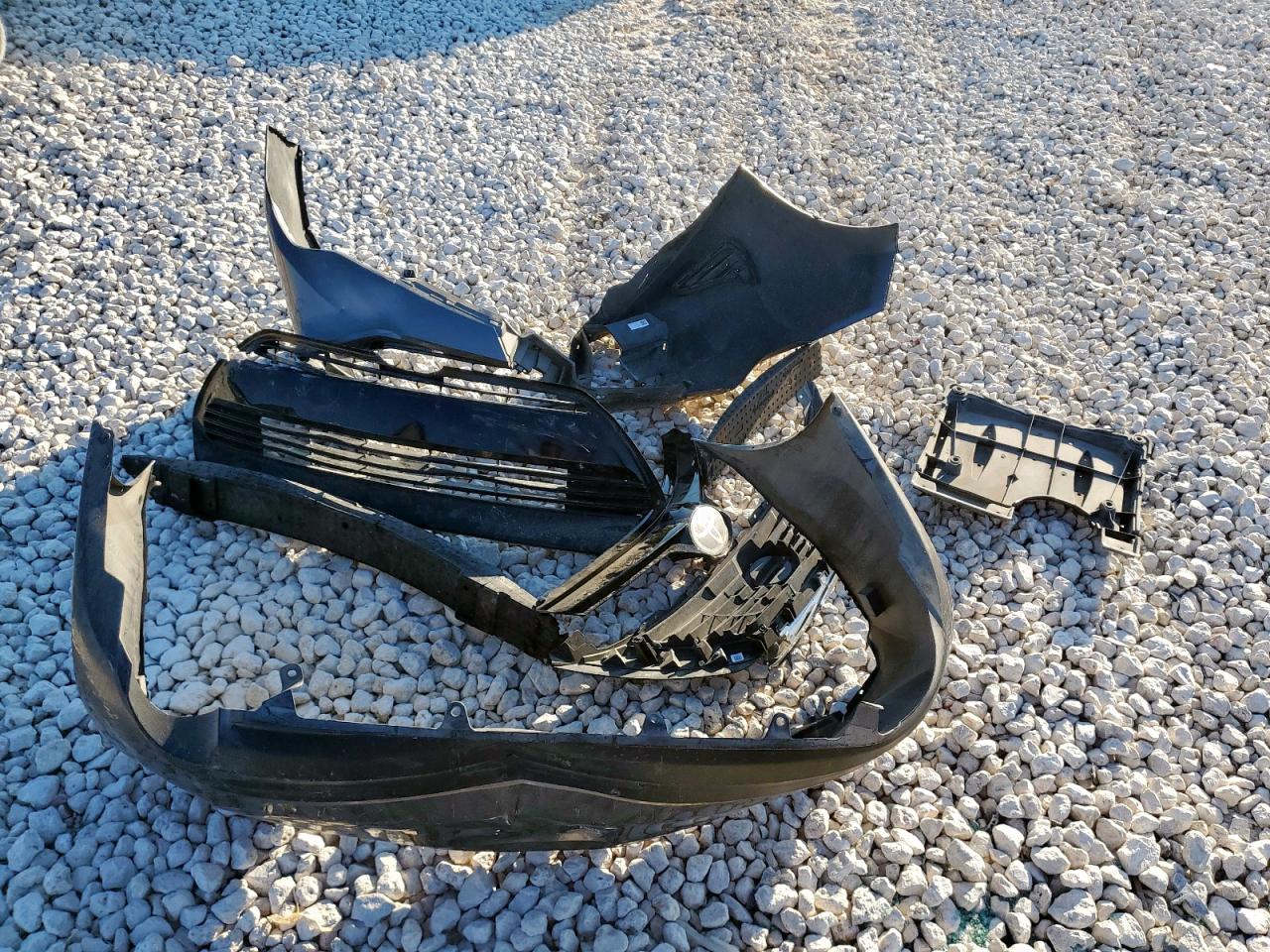 2018 Toyota Corolla L VIN: 5YFBURHE7JP820150 Lot: 86159815