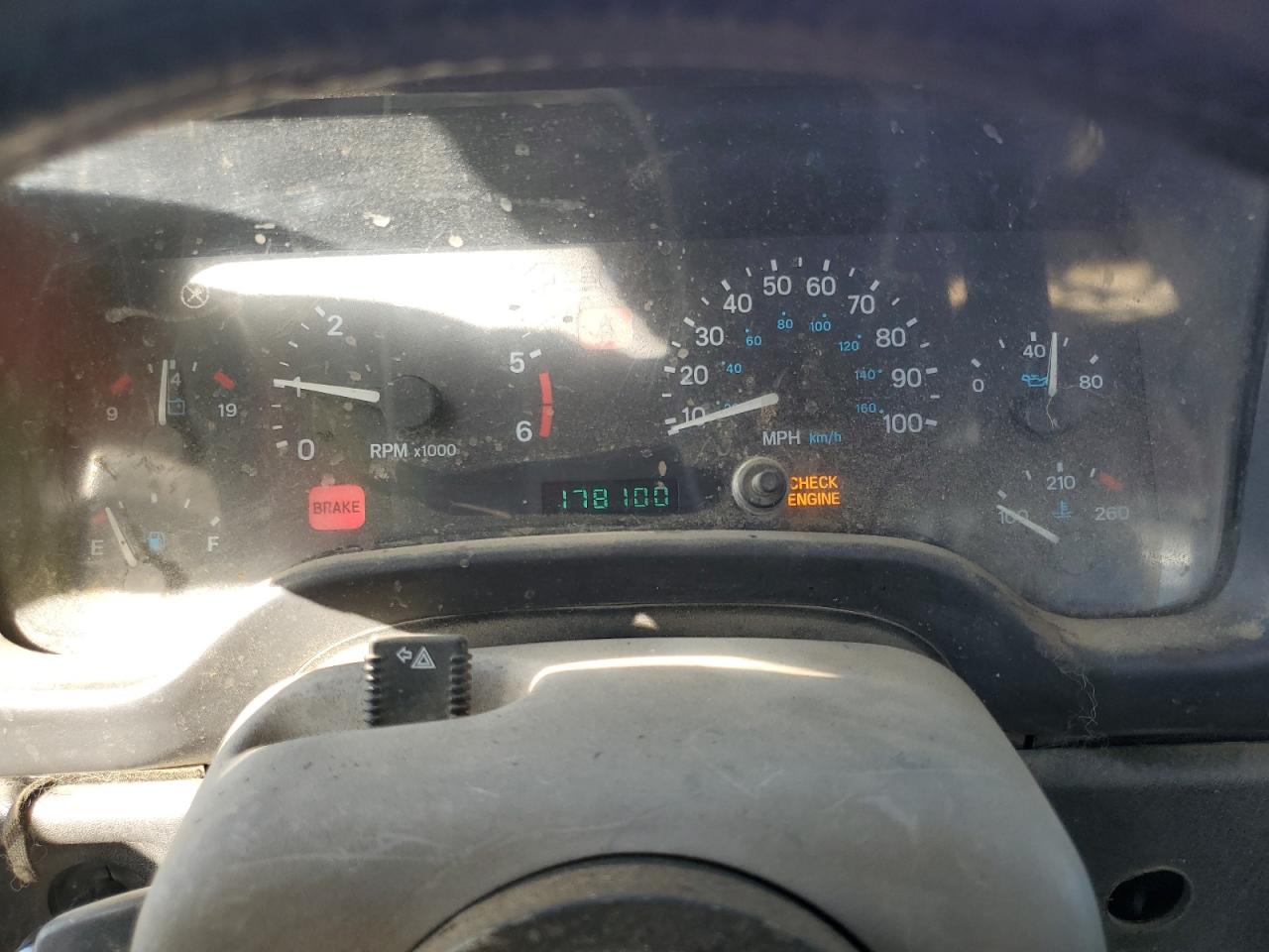 1999 Jeep Wrangler / Tj Sport VIN: 1J4FY19S8XP427144 Lot: 84555815