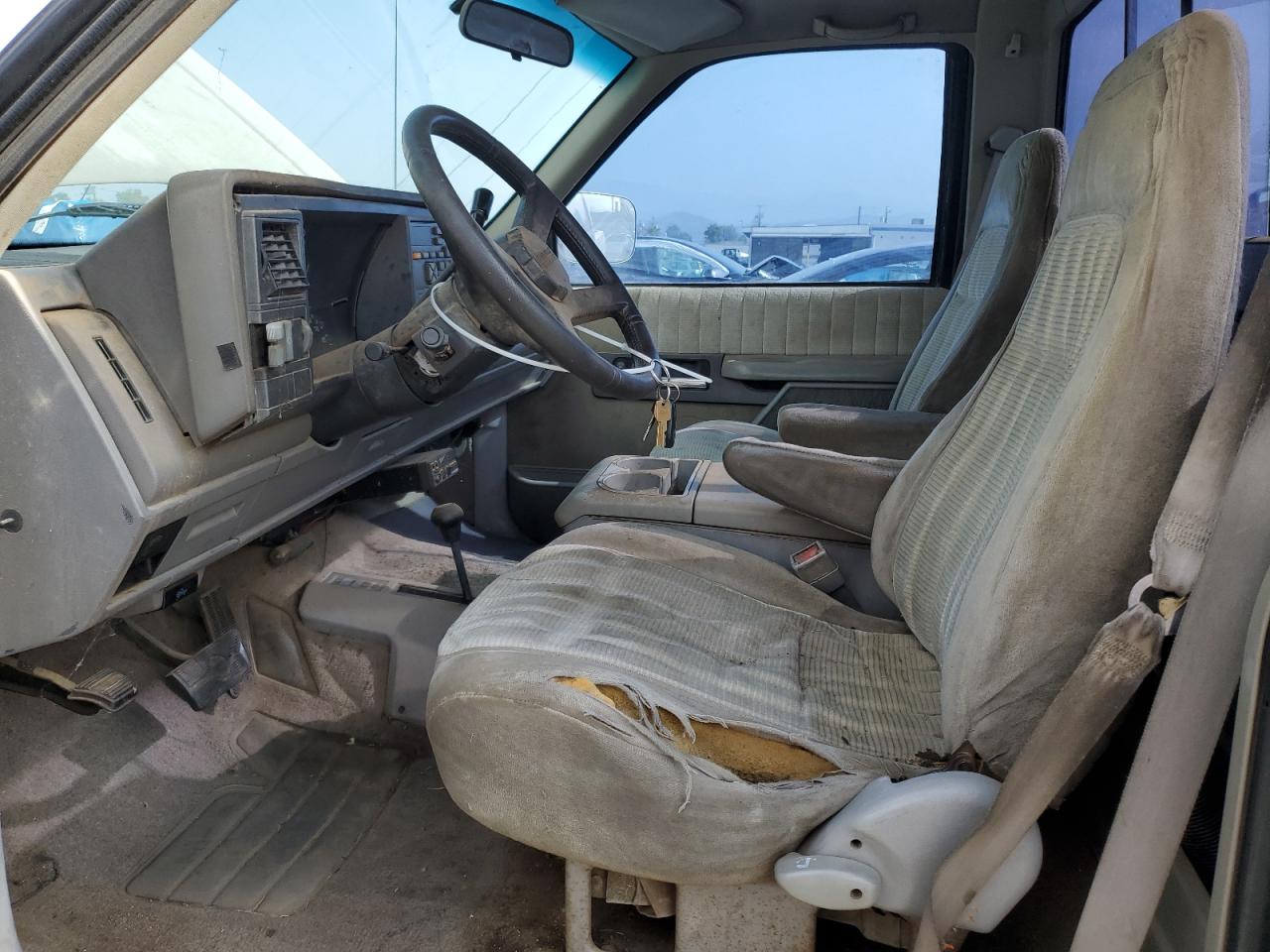 1993 Chevrolet Gmt-400 K1500 VIN: 1GCEK14K1PZ121966 Lot: 85390075