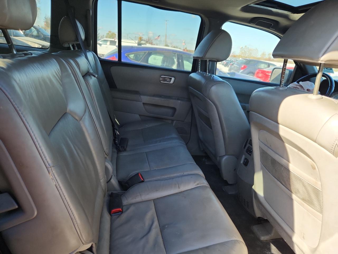 2011 Honda Pilot Exln VIN: 5FNYF3H73BB056295 Lot: 90356815