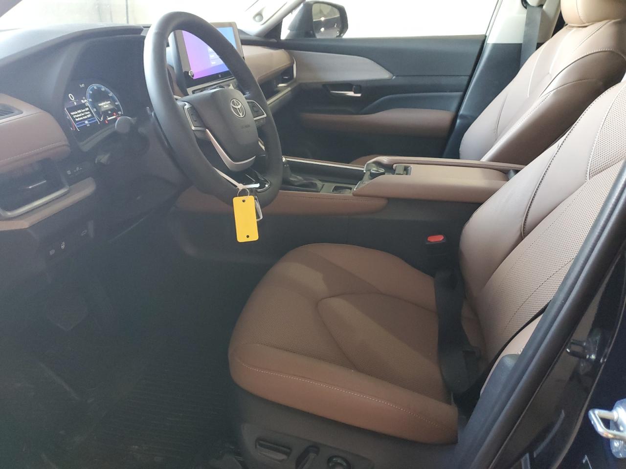 2025 Toyota Grand Highlander Le VIN: 5TDAAAB56SS102872 Lot: 85694185