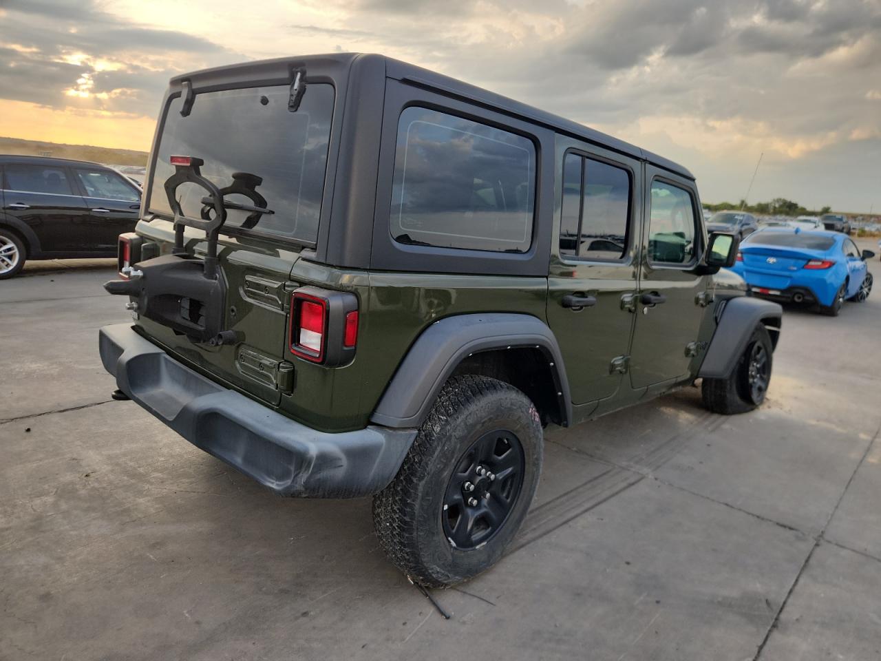 2021 Jeep Wrangler Unlimited Sport green null gas 1C4HJXDG7MW708491 photo #4