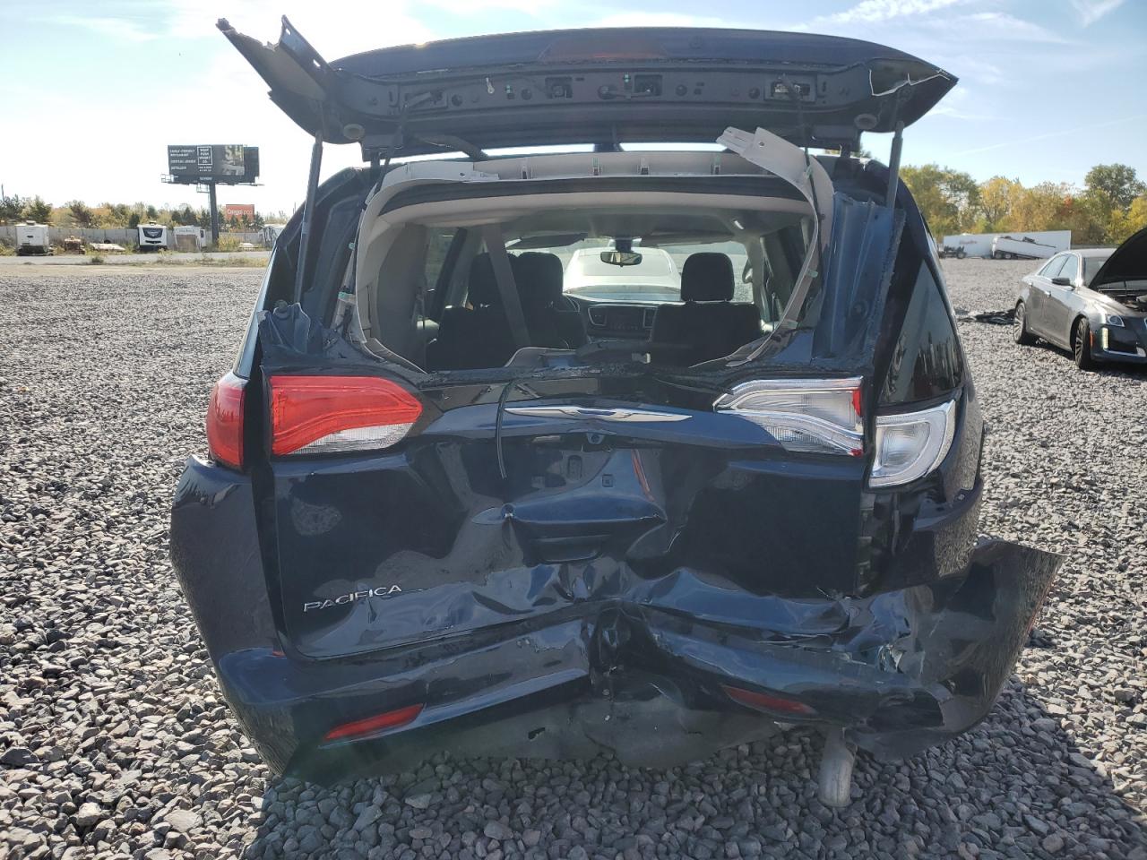 2017 Chrysler Pacifica Touring VIN: 2C4RC1DG9HR654623 Lot: 82556455