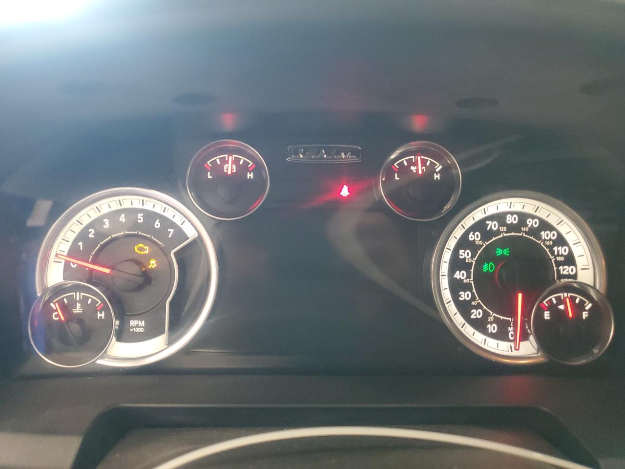 2017 Ram 1500 Slt VIN: 3C6RR7LT4HG565619 Lot: 81912435