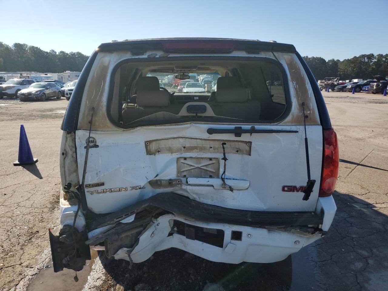 2011 GMC Yukon Xl C1500 Slt VIN: 1GKS1KE07BR297670 Lot: 82344945