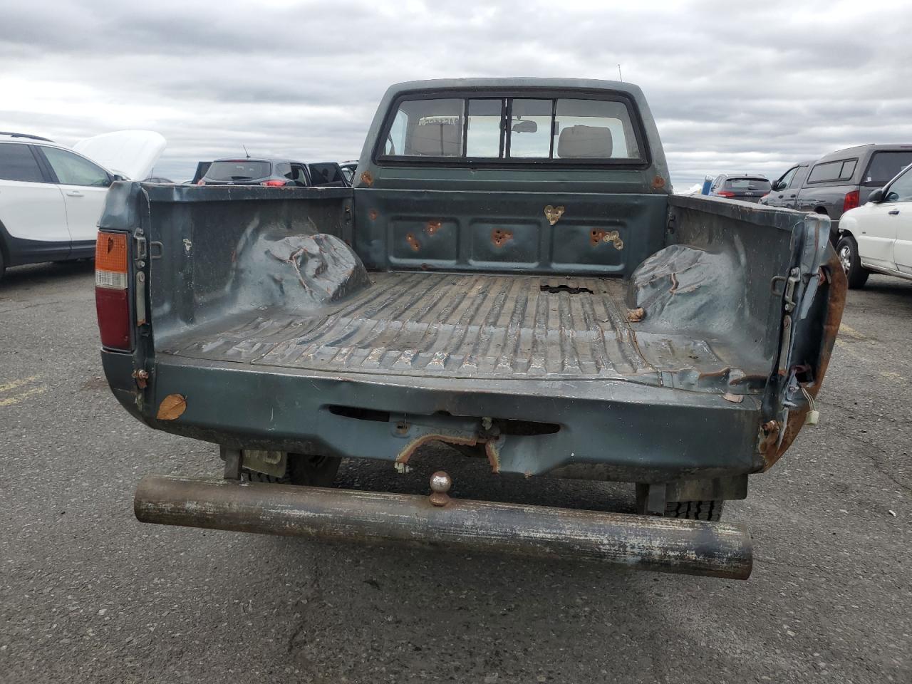 1988 Toyota Pickup Rn63 Std VIN: JT4RN63A6J0207493 Lot: 82461165