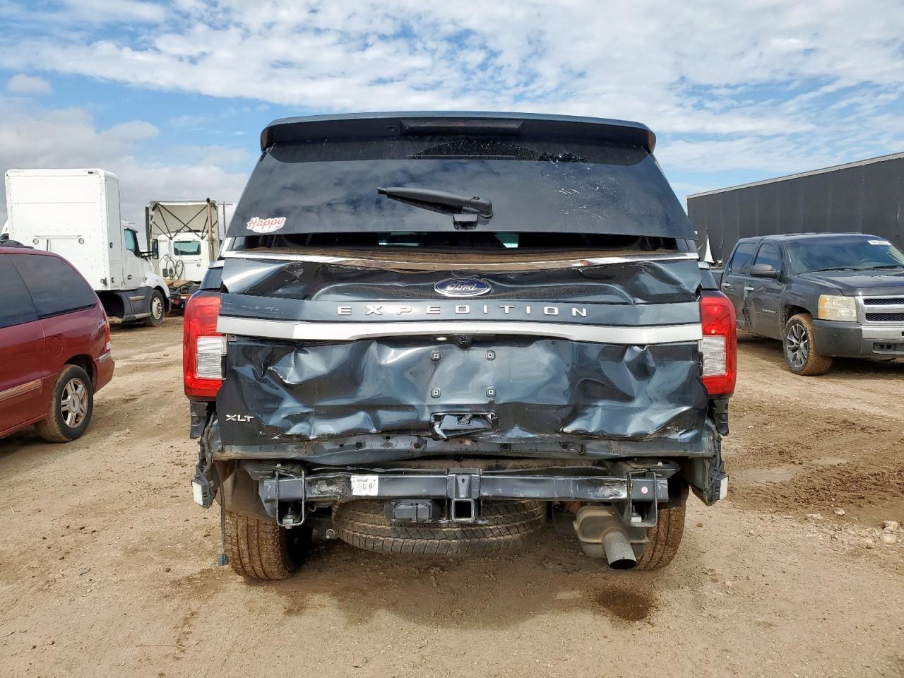 2024 Ford Expedition Xlt VIN: 1FMJU1J83REA72163 Lot: 85383575