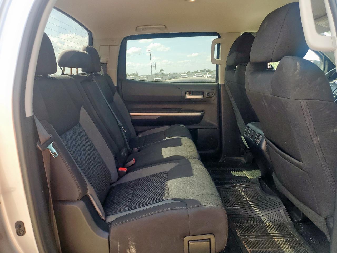 2017 Toyota Tundra Crewmax Sr5 VIN: 5TFEW5F18HX223987 Lot: 85660865