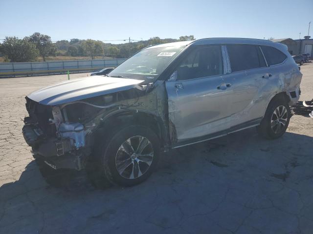 TOYOTA HIGHLANDER XLE 2022