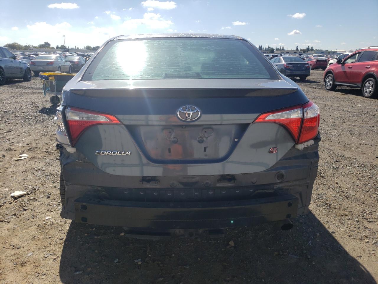 2015 Toyota Corolla L VIN: 5YFBURHE0FP245879 Lot: 82419405