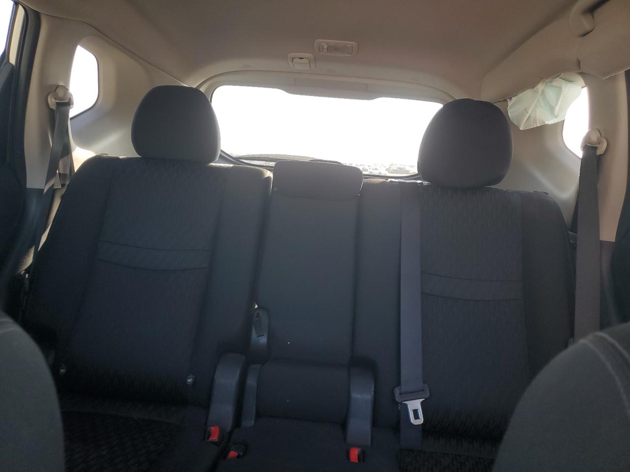 2018 Nissan Rogue S VIN: KNMAT2MT1JP553857 Lot: 81915795