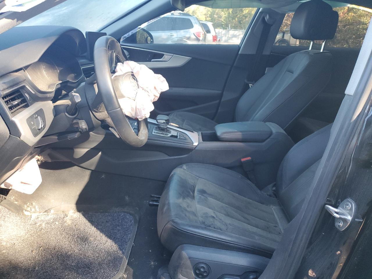 2019 Audi A4 Komfort VIN: WAUANAF46KN019869 Lot: 84195015