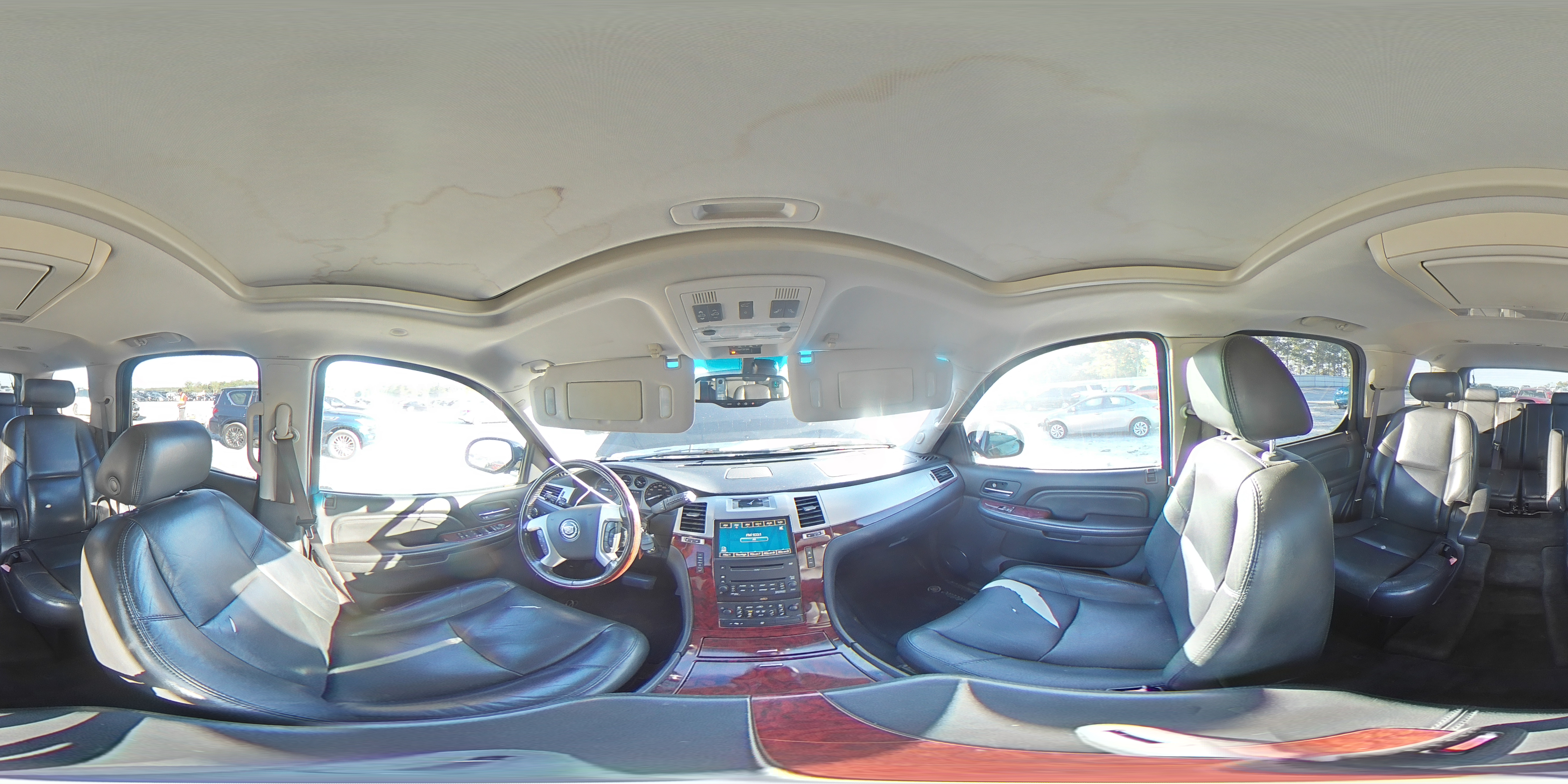 2007 Cadillac Escalade Luxury VIN: 1GYFK63847R211808 Lot: 81999375