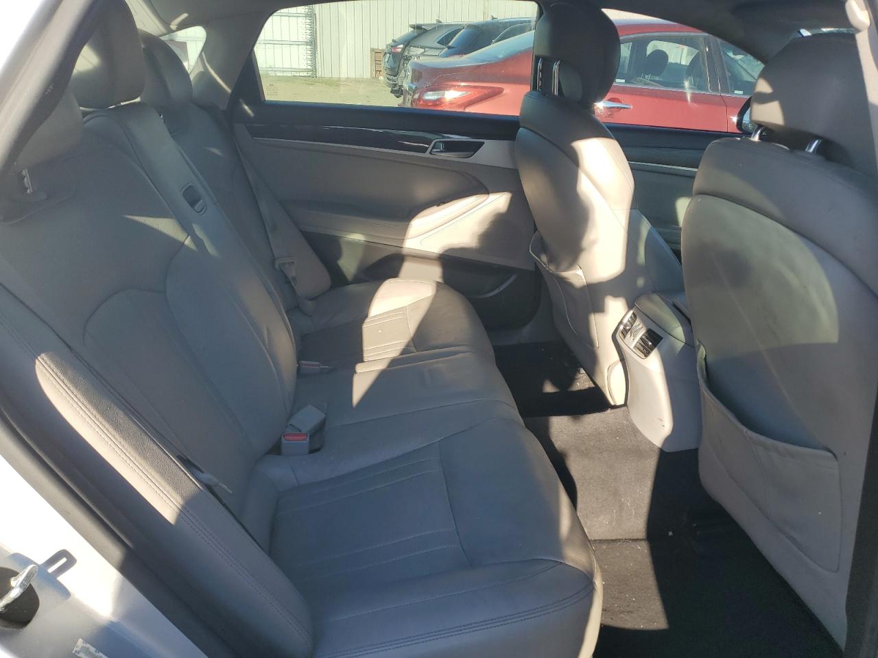 2015 Hyundai Genesis 3.8L VIN: KMHGN4JE2FU051806 Lot: 85565085