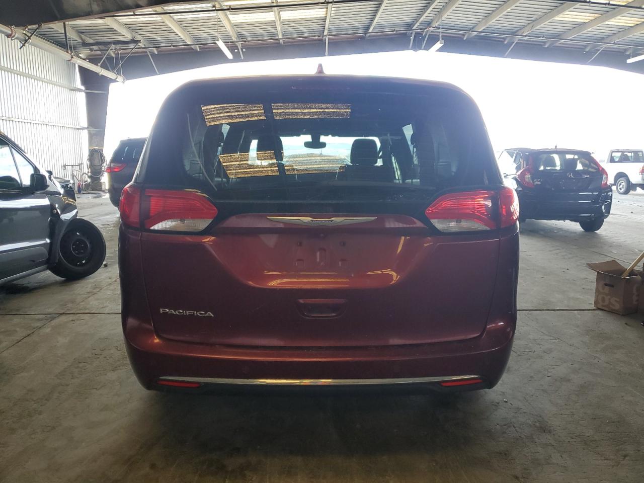 2018 Chrysler Pacifica Touring L VIN: 2C4RC1BG6JR217803 Lot: 85095885