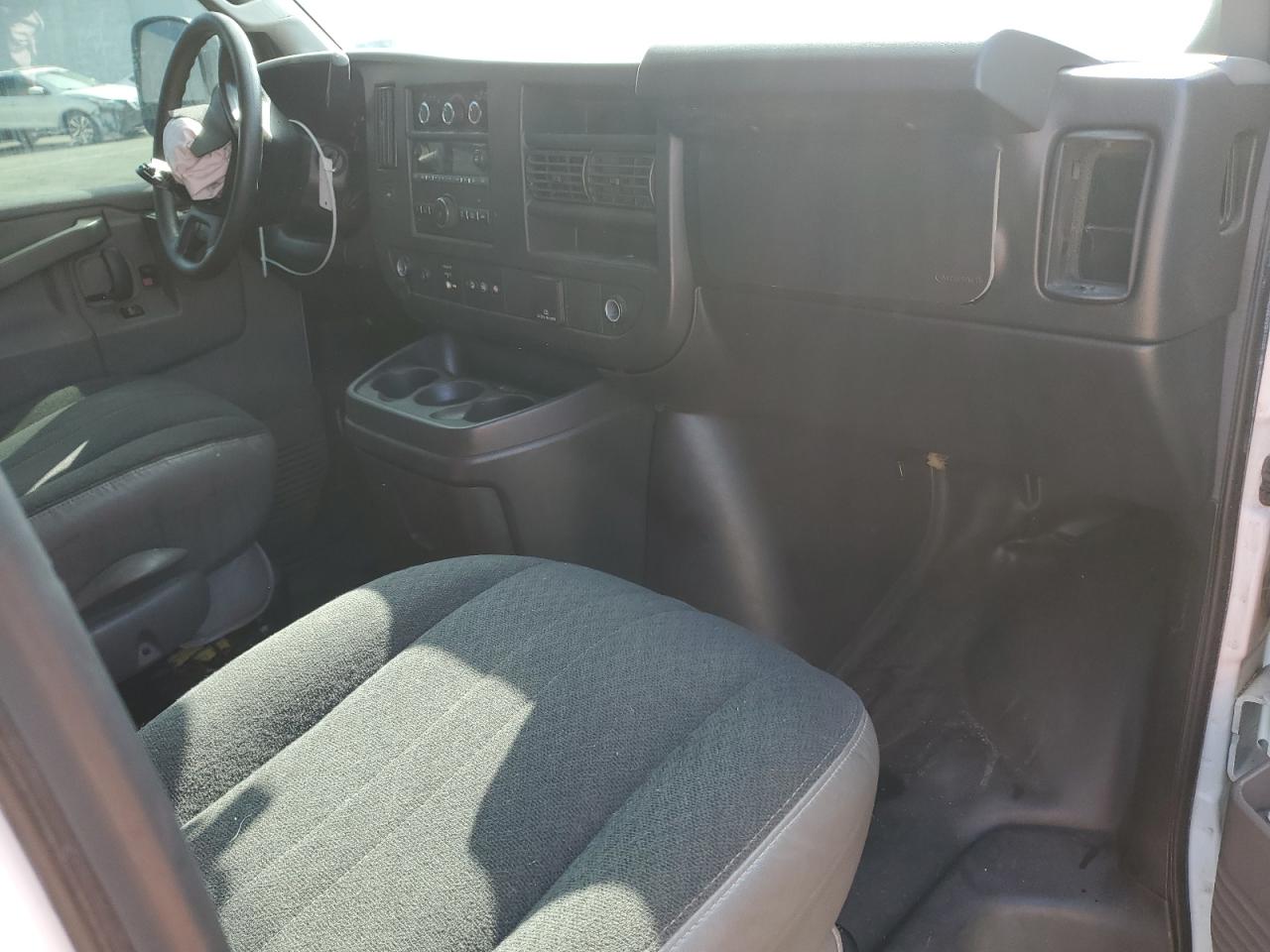 2019 Chevrolet Express Delivery Van VIN: 1GCWGAFG7K1290279 Lot: 89800365